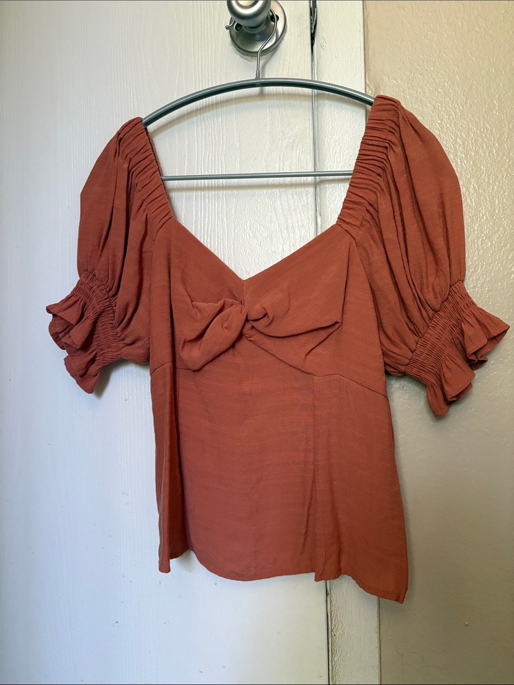 Cute smock-back top